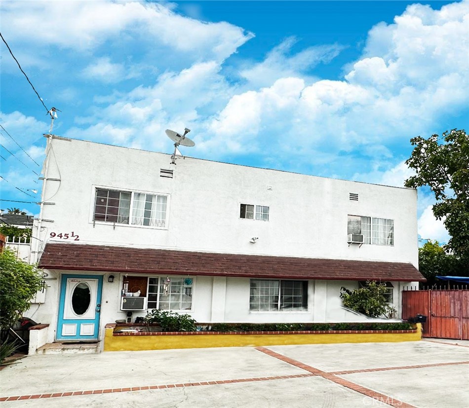 943 W 65th Street