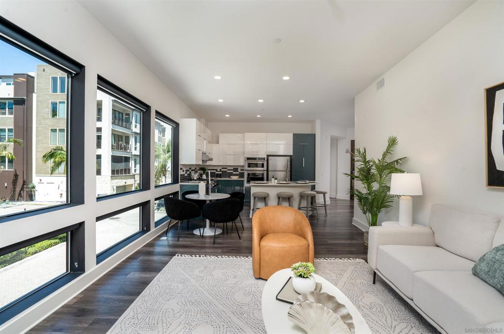 8570 Aspect Dr