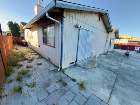 Tiny photo for 1427 76th Avenue, Oakland, CA 94621 (MLS # ML82065000)