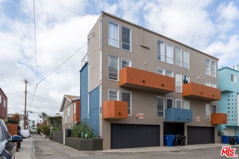 Photo of 110 Fleet Street, Marina Del Rey, CA 90292 (MLS # 26715839)