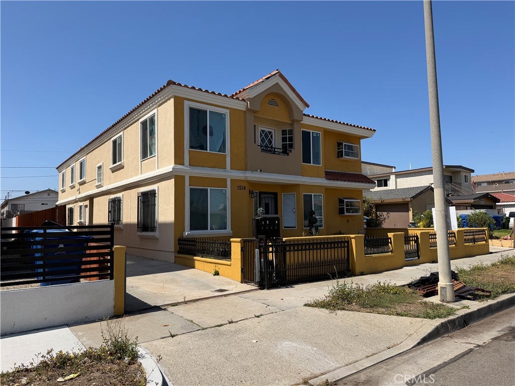1518 W 206th