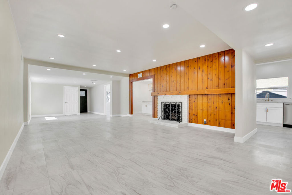 Properties 2 18800 Cohasset Street