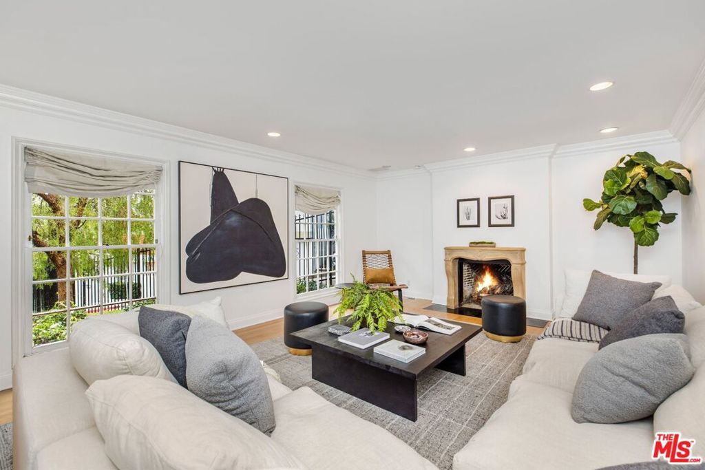 Photo of 1907 N Curson Avenue, Los Angeles, CA 90046 (MLS # 25619973)