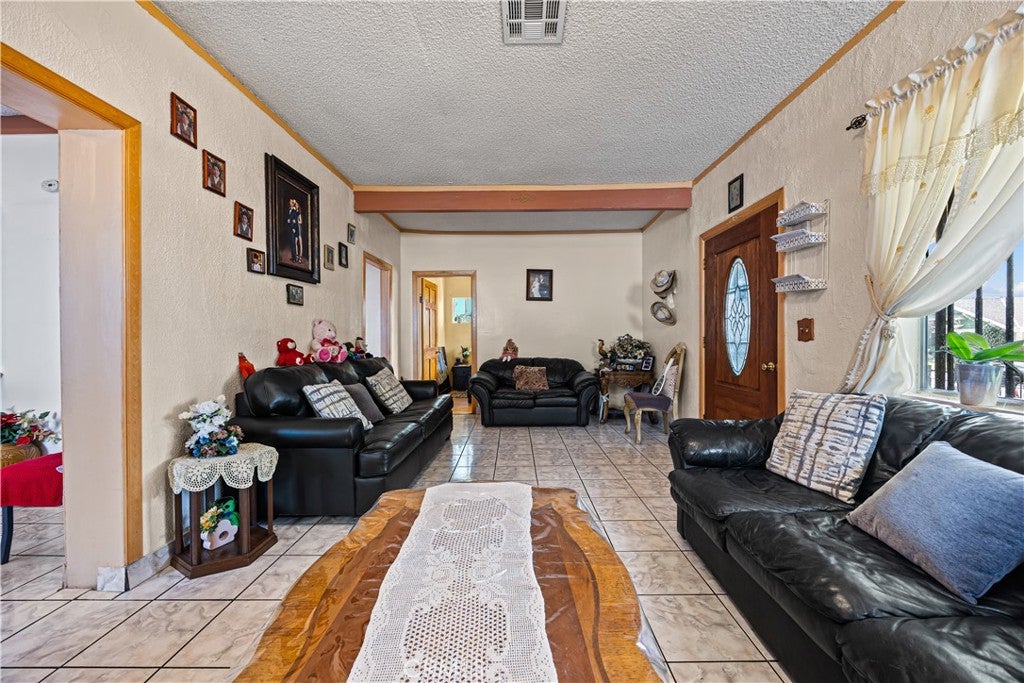 707 W 49th Street