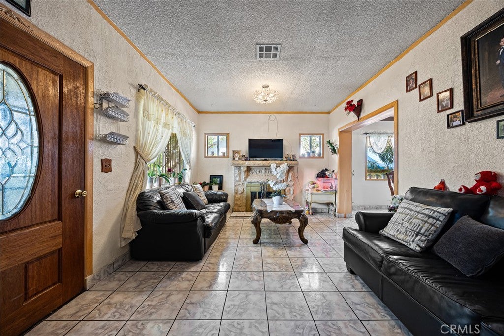 707 W 49th Street