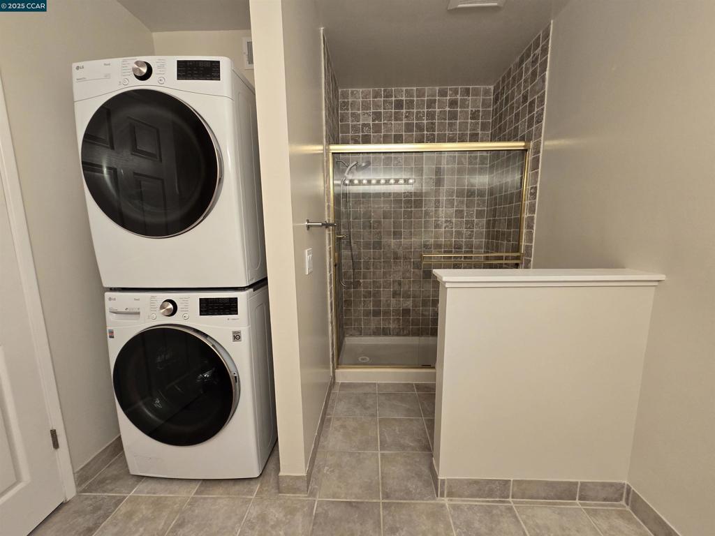 ASCOTDRIVE - Residential Lease