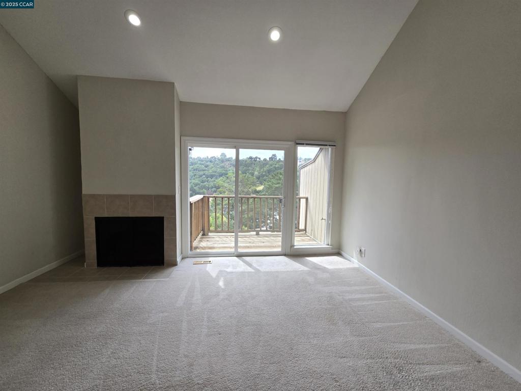 ASCOTDRIVE - Residential Lease