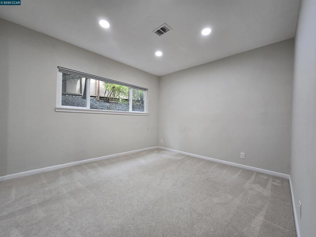 ASCOTDRIVE - Residential Lease