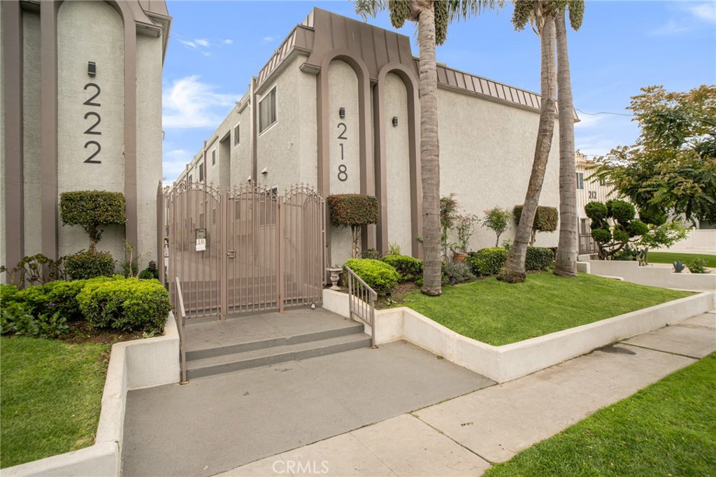Located just blocks from SoFi Stadium, the Kia Forum, Intuit Dome (home of the Clippers), Hollywood Park, YouTube Theater, and Hollywood Park Casino, this 2-bedroom, 2-bathroom condo offers unbeatable access to Inglewood’s premier entertainment and sports destinations. Inside, the open floorplan home features laminate flooring throughout the main living areas and both bedrooms, with tile in the kitchen and bathrooms for durability and easy maintenance. The kitchen has been refreshed with refinished cabinets showcasing a more modern aesthetic, complemented by new stainless-steel appliances including the stove, range hood, and dishwasher. Both bathrooms have been tastefully updated with modern vanities topped with quartz countertops, adding a clean, contemporary touch. A private balcony extends the living space, ideal for enjoying your morning coffee or unwinding in the evenings. Enjoy the convenience of 2 side-by-side spaces in a secured parking garage, plus close proximity to the 405 and 105 freeways, downtown LA, Dockweiler Beach, and LAX are just a short drive away. Whether you're looking for convenience, access to world-class venues, or a foothold in one of LA’s fastest-growing neighborhoods, this condo is a smart and stylish choice.