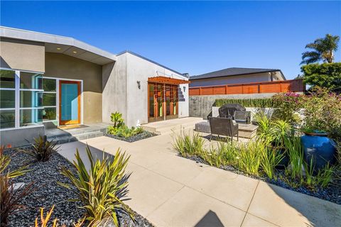 Photo of 409 Calle Mayor, Redondo Beach, CA 90277 (MLS # SB26077154)