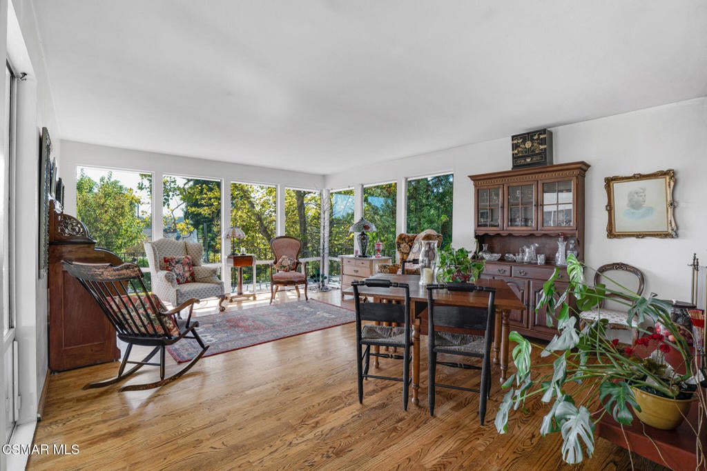 1082 La Cresta Drive