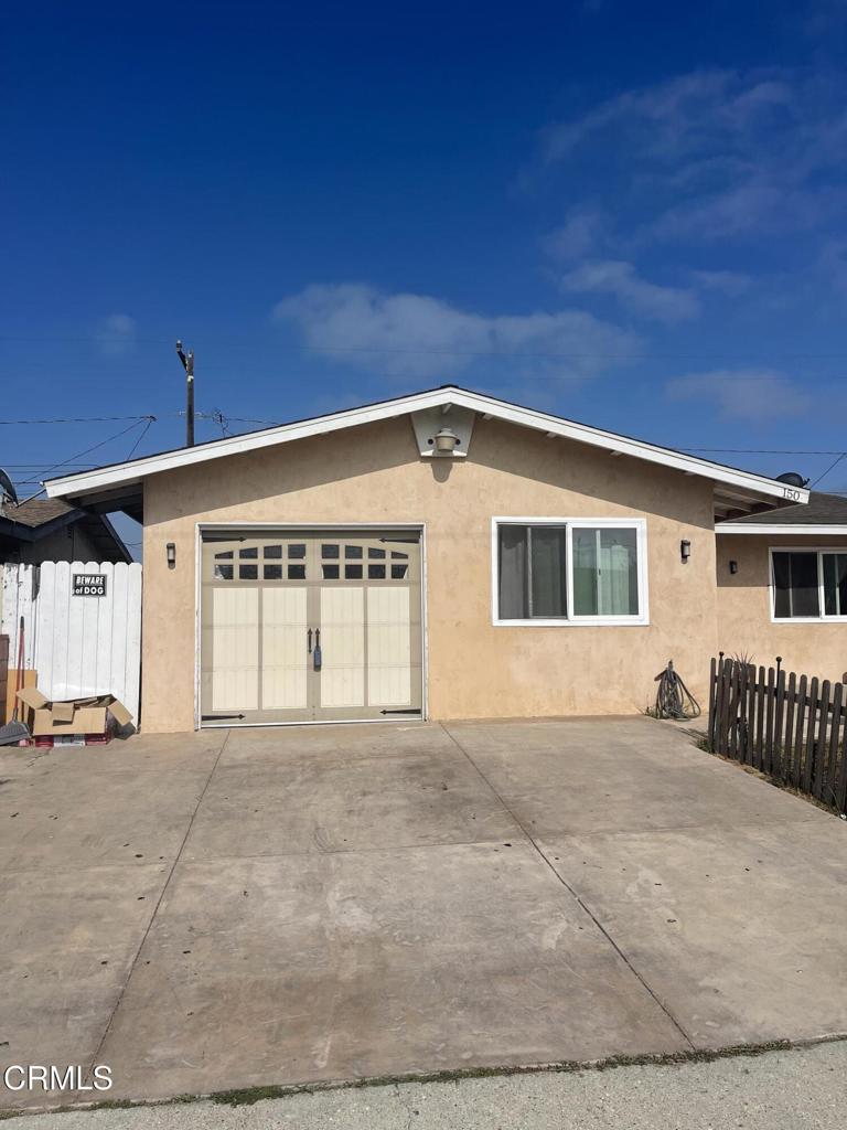 Great single family home for first time home buyers. Kitchen has upgraded cabinets and counters. Bathroom has upgrades in it. Must see to appreciate.