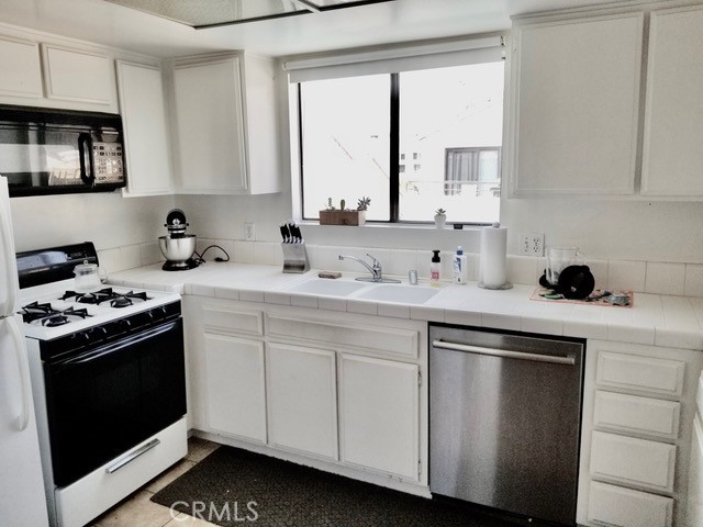 225 N Rose Street 410
