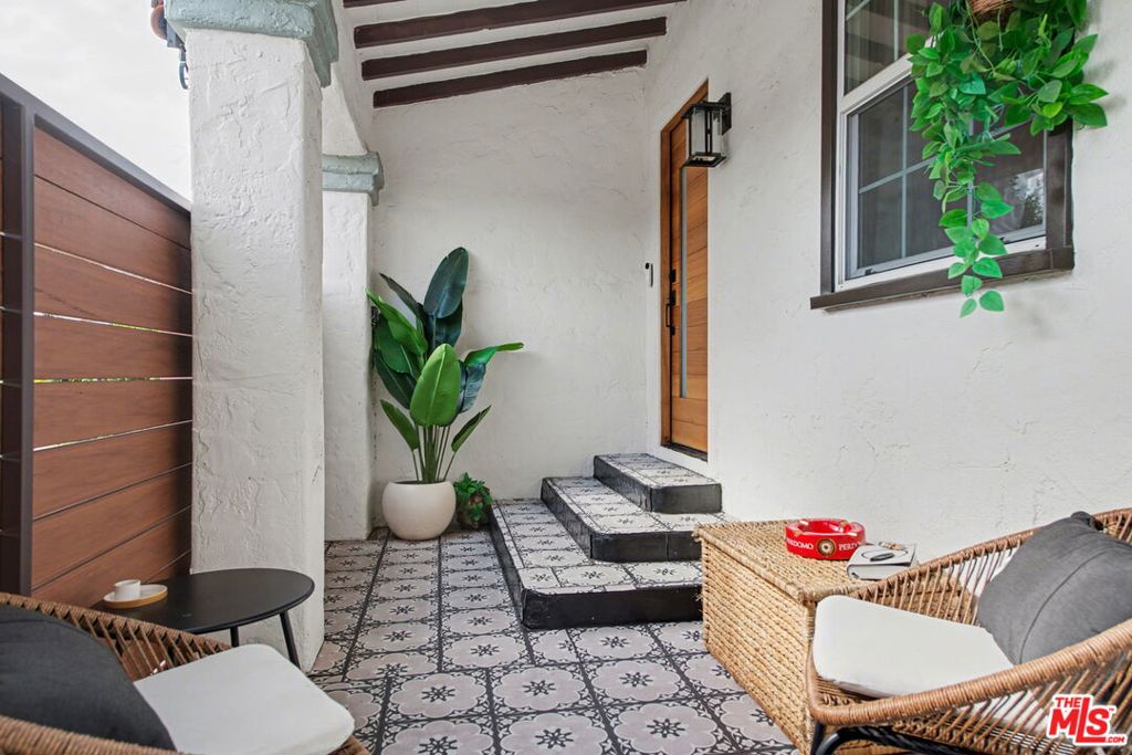 1135 W 81st Place, Los Angeles CA 90044