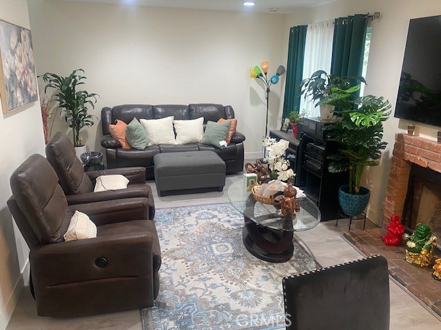 7354 Cerritos Avenue