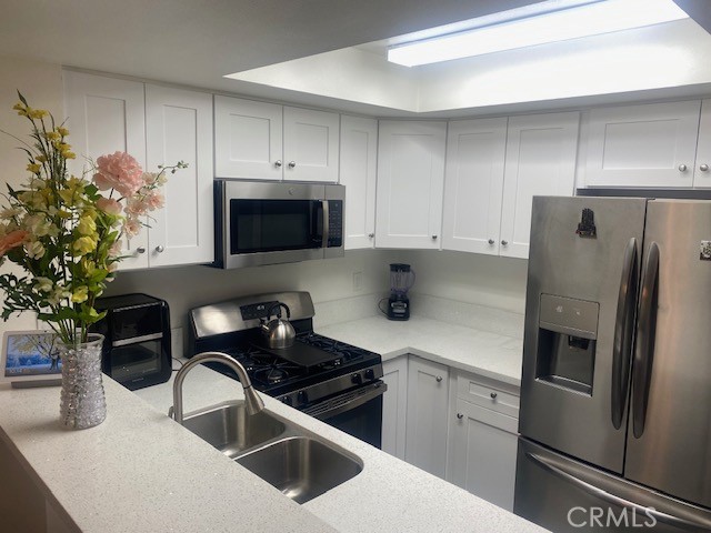 7354 Cerritos Avenue