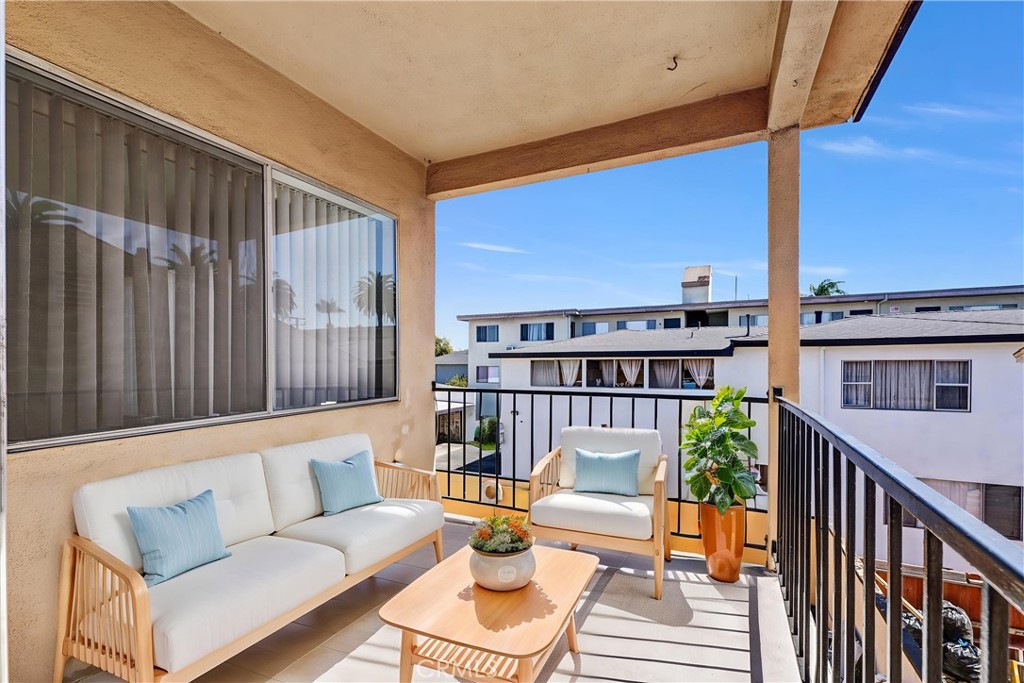 114 N Eucalyptus Avenue 7