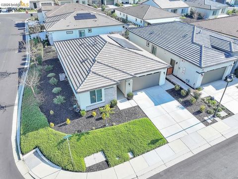 Photo of 102 Coral Street St, Brentwood, CA 94513 (MLS # 41121129)