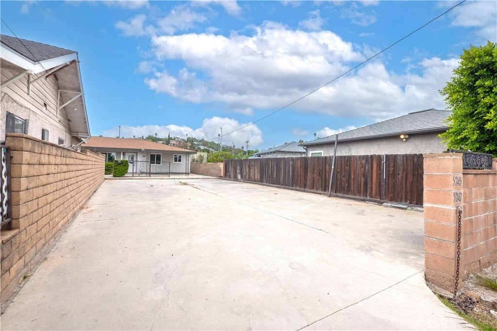 5245 Navarro