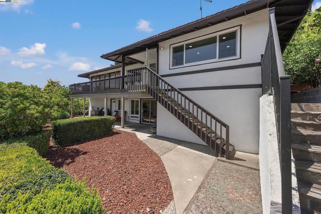 HAYWARD HILLS - Residential