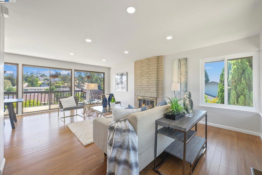 HAYWARD HILLS - Residential