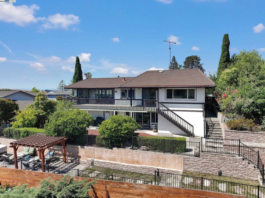 HAYWARD HILLS - Residential