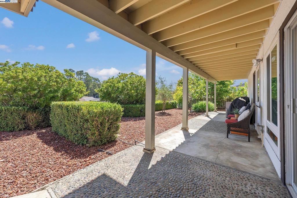 HAYWARD HILLS - Residential