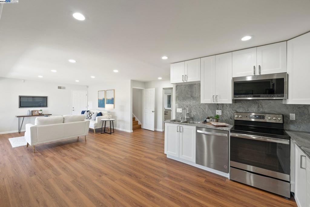 HAYWARD HILLS - Residential