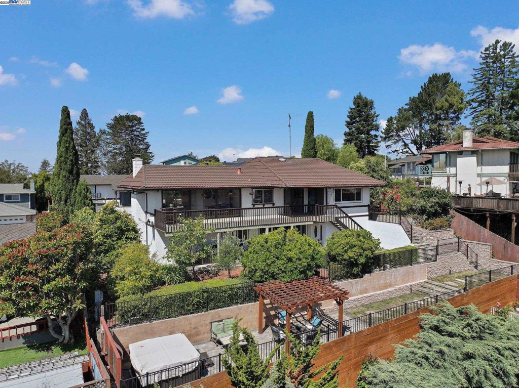 HAYWARD HILLS - Residential