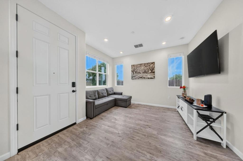 1180 Julia Circle