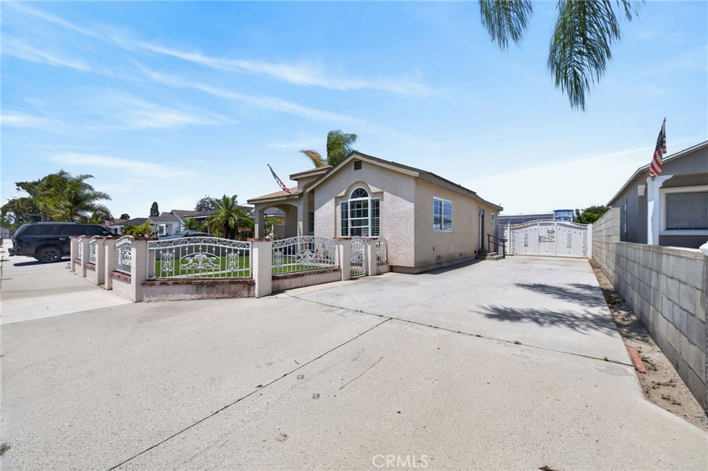 5621 Vonnie Ln