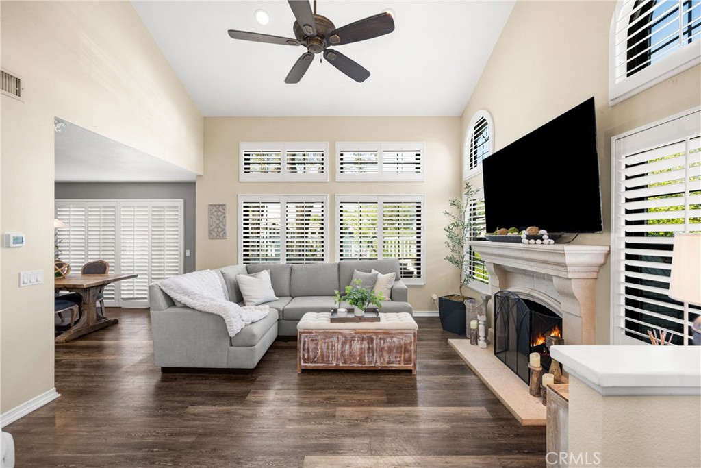 26065 Las Flores C