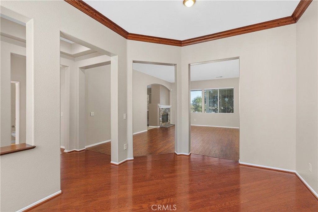 Photo of 37528 Windsor Court Ct, Murrieta, CA 92562 (MLS # SW26010780)