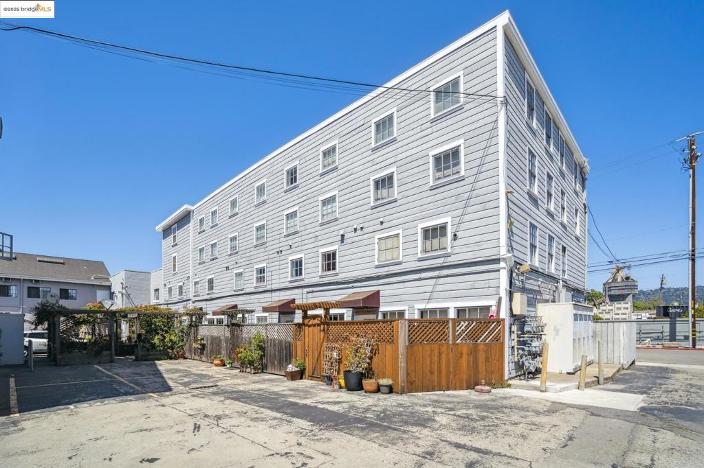 Properties 1 1326 4Th St