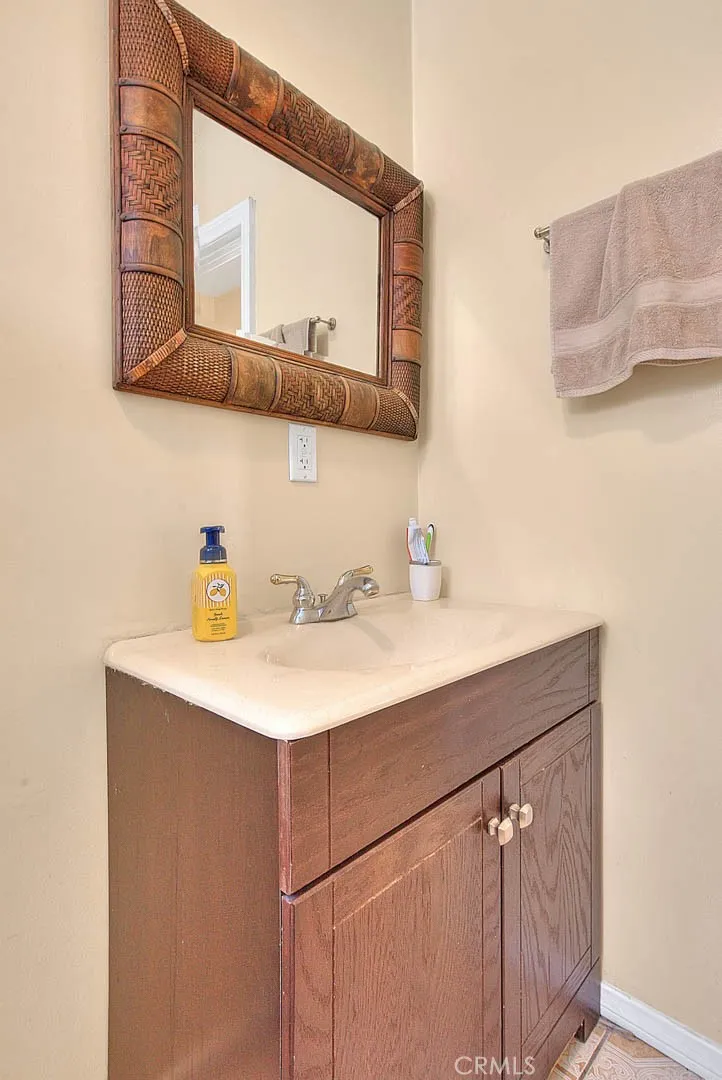 Los Angeles, California 90044, United States, 3 Bedrooms Bedrooms, ,2 BathroomsBathrooms,Residential,Active,237129