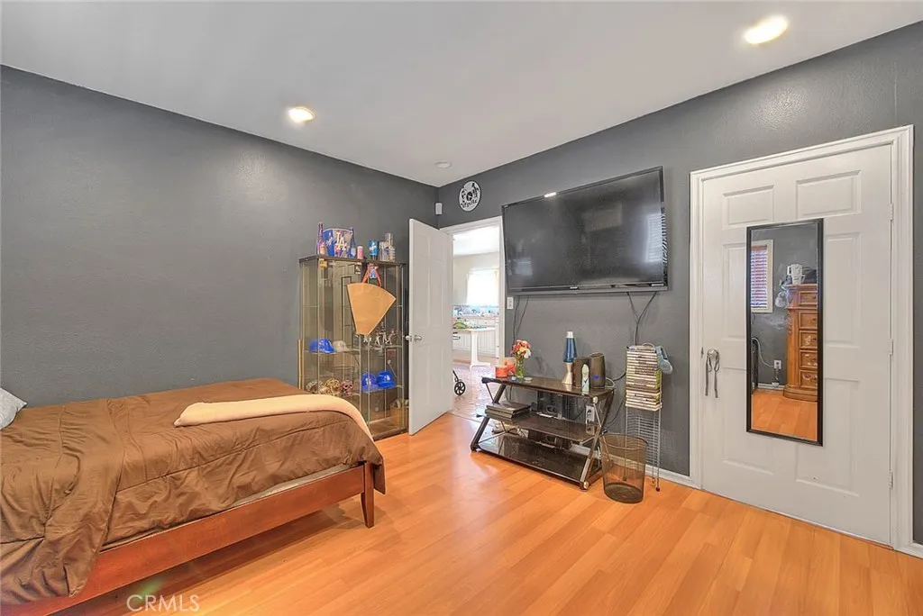 Los Angeles, California 90044, United States, 3 Bedrooms Bedrooms, ,2 BathroomsBathrooms,Residential,Active,237129