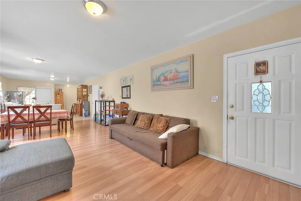 Los Angeles, California 90044, United States, 3 Bedrooms Bedrooms, ,2 BathroomsBathrooms,Residential,Active,237129