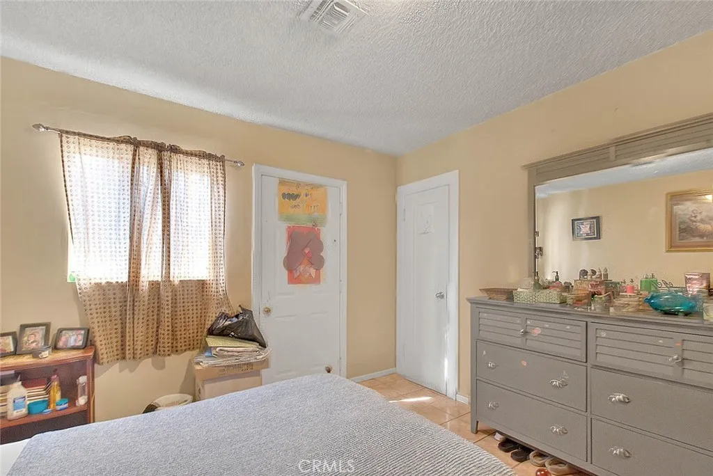 Los Angeles, California 90044, United States, 3 Bedrooms Bedrooms, ,2 BathroomsBathrooms,Residential,Active,237129