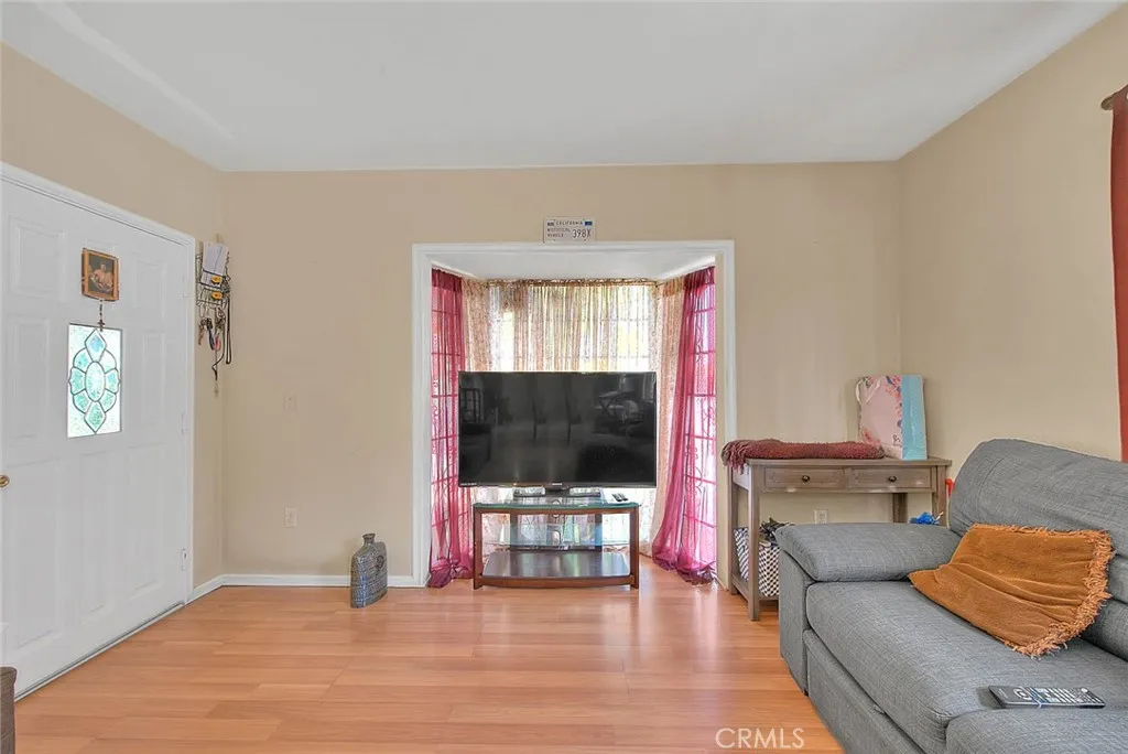 Los Angeles, California 90044, United States, 3 Bedrooms Bedrooms, ,2 BathroomsBathrooms,Residential,Active,237129