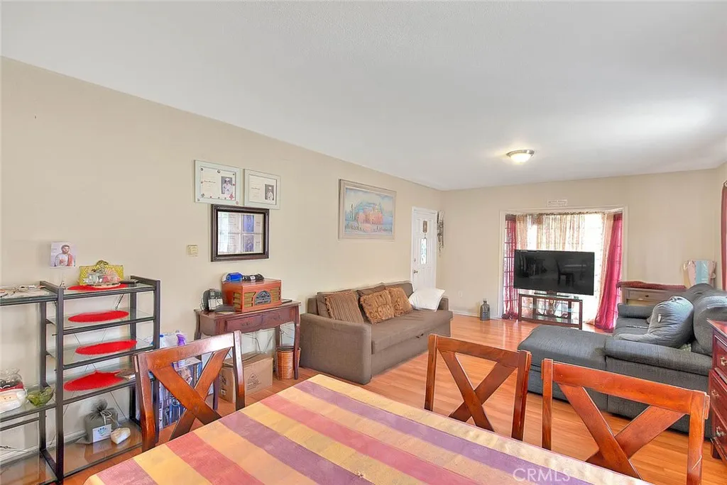 Los Angeles, California 90044, United States, 3 Bedrooms Bedrooms, ,2 BathroomsBathrooms,Residential,Active,237129