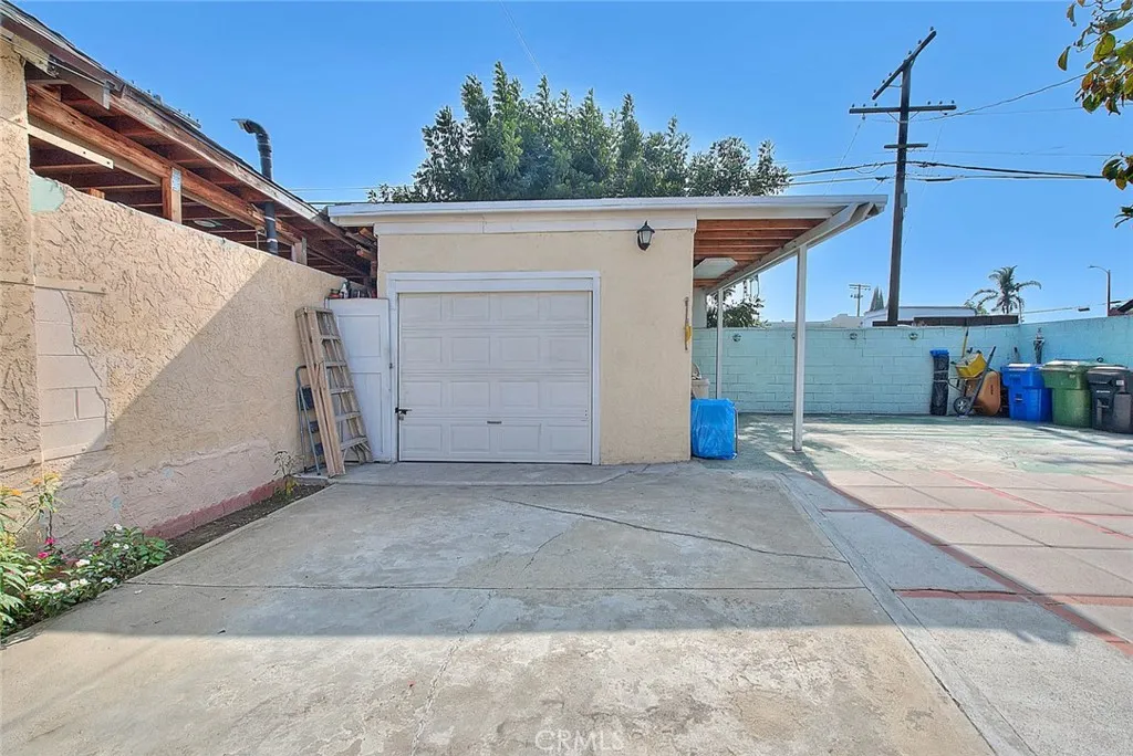 Los Angeles, California 90044, United States, 3 Bedrooms Bedrooms, ,2 BathroomsBathrooms,Residential,Active,237129