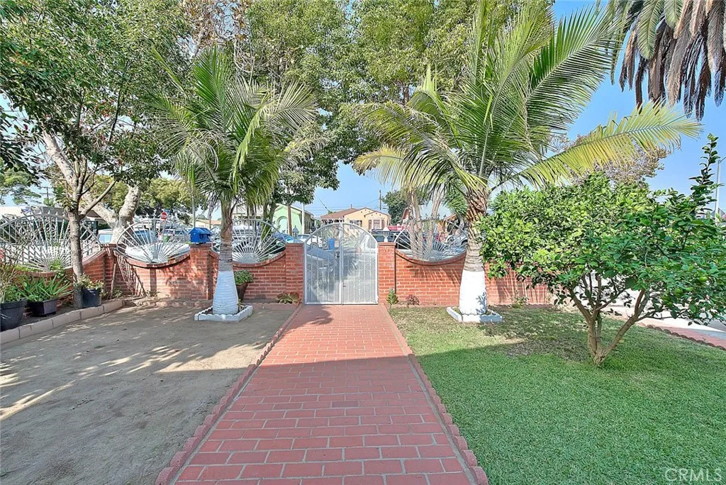 Los Angeles, California 90044, United States, 3 Bedrooms Bedrooms, ,2 BathroomsBathrooms,Residential,Active,237129