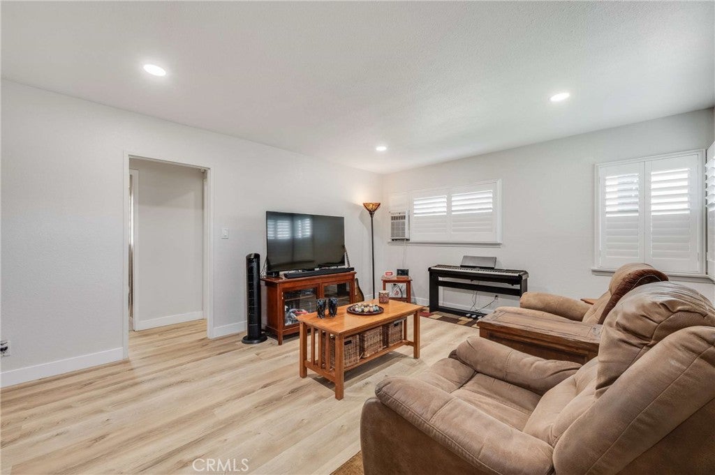1802 E 53rd