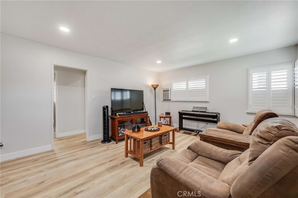 1802 E 53rd