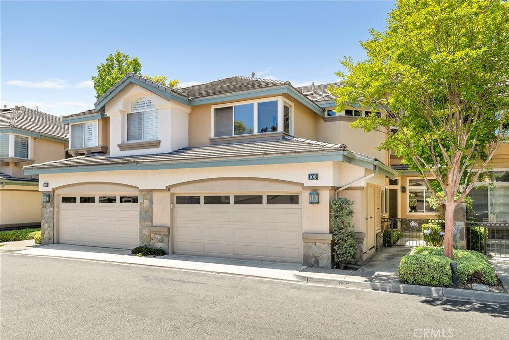 Experience the best of coastal living at 100 Stoney Pointe Drive in beautiful Laguna Niguel. This spacious 2-bedroom, 2.5-bathroom home includes a versatile office/den, a generous 1,715 sqft of living space, and an attached two-car garage. Nestled in a desirable community with access to a sparkling pool and spa on site, this property offers both comfort and convenience.
Located near the prestigious Ocean Ranch shopping center, you’ll enjoy top-tier dining, grocery, and boutique options just moments from your doorstep. Just a short drive away is the soon-to-be-renovated Dana Point Harbor, perfect for waterfront strolls, boating, and vibrant entertainment. For beach lovers and surfers, world-famous Salt Creek Beach is nearby, offering sun, surf, and scenic views.
Don’t miss this opportunity to live in one of Orange County’s most sought-after neighborhoods.