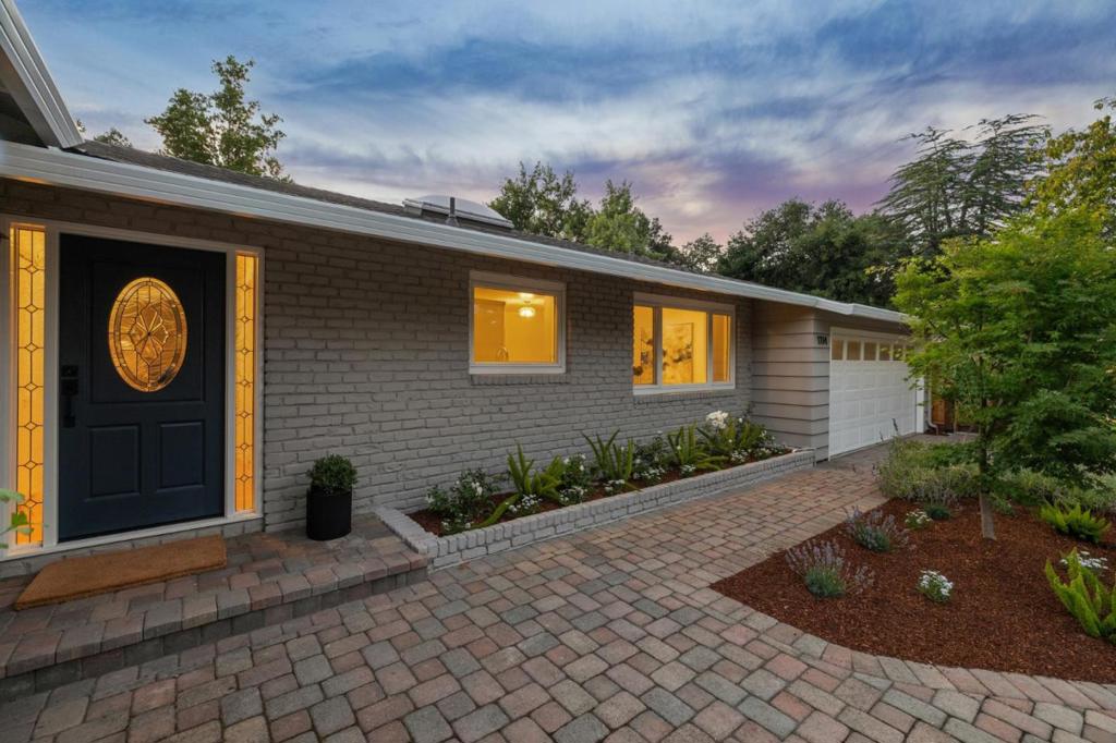 1114 Laureles Drive