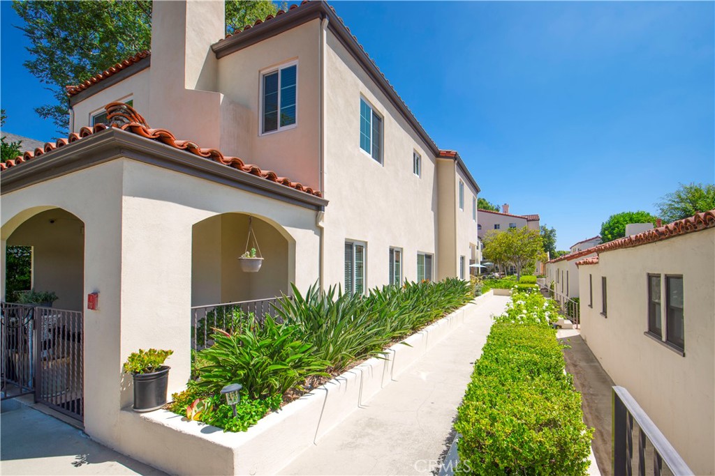 372 S Marengo Avenue 108