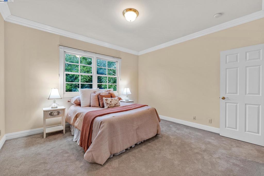 OAK TREE FARMS - Residential