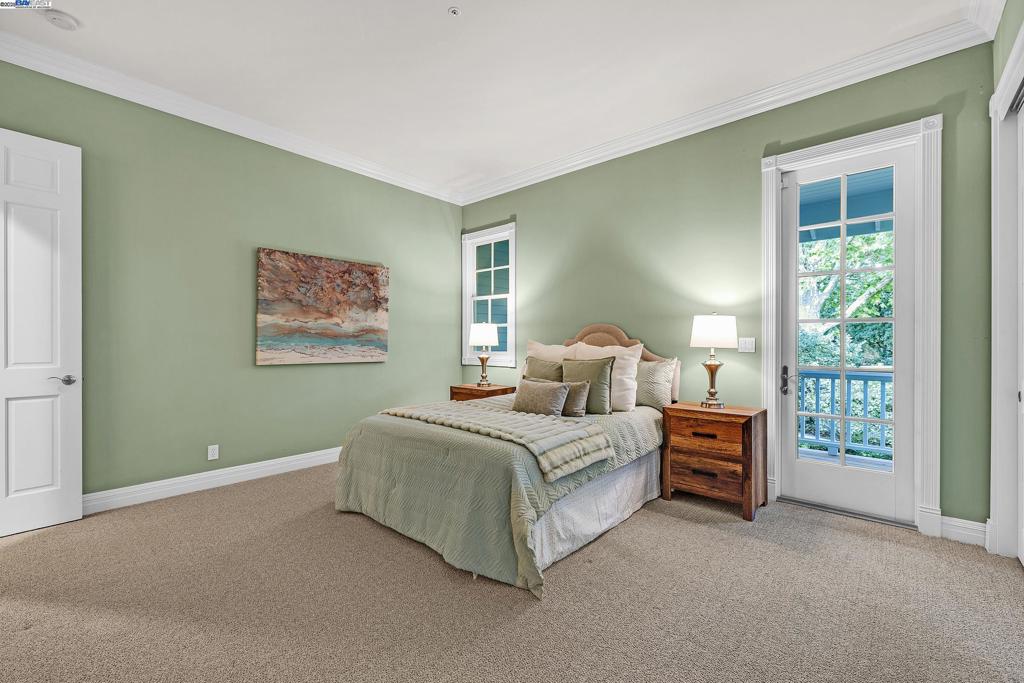 OAK TREE FARMS - Residential