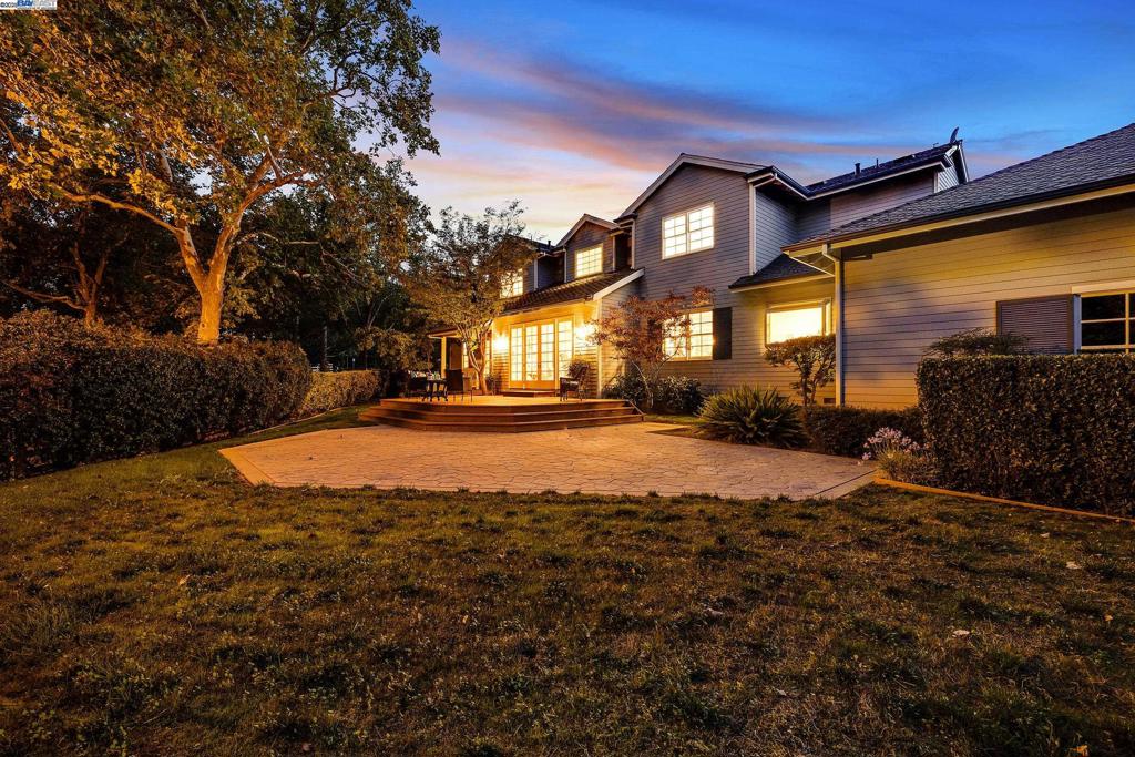 OAK TREE FARMS - Residential